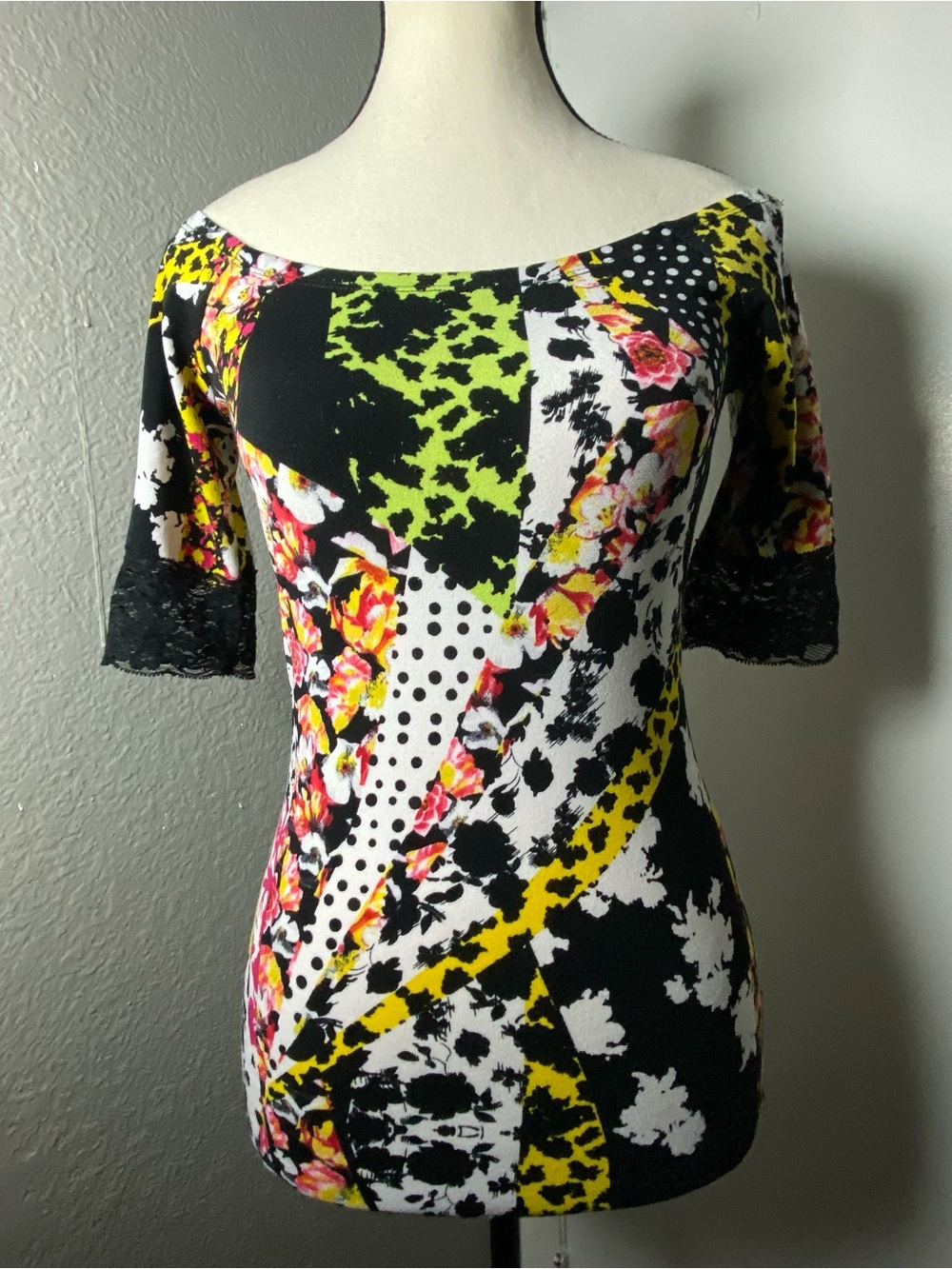 Y2K Black & White Polkadot Multicolor Abstract Print Lace Trim Blouse Size Small